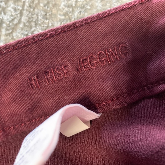 3/$30 American Eagle Outfitters Burgundy High Rise Jeggings Skinny Fit - Picture 12 of 14